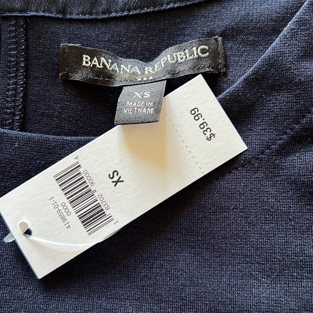 NWT Banana Republic Navy Ruffled Short Sleeve Top. Size XS - Picture 4 of 4